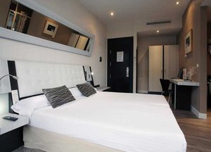 Hotel Petit Palace Italia Gran Via